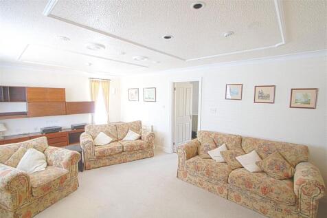 lounge 1 .jpg