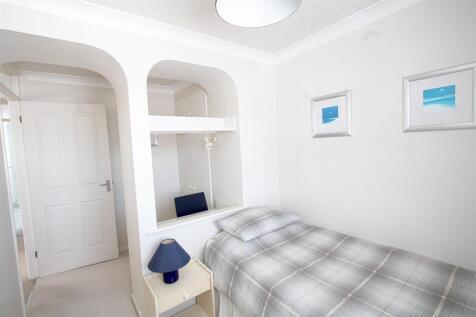 bed 4 .jpg