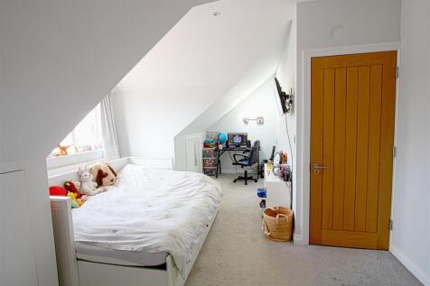 bed 2.jpg