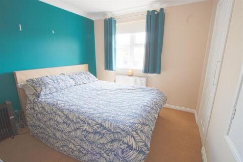 BEDROOM 1.jpg