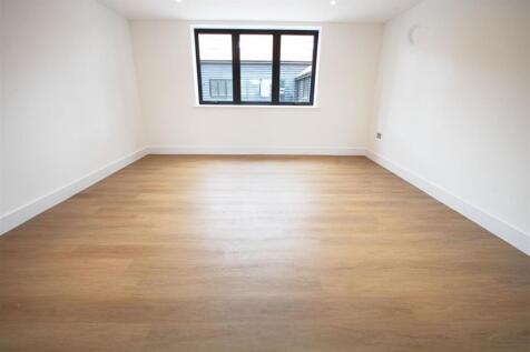 FAMILY ROOM.jpg