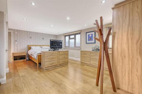 master bedroom.jpeg