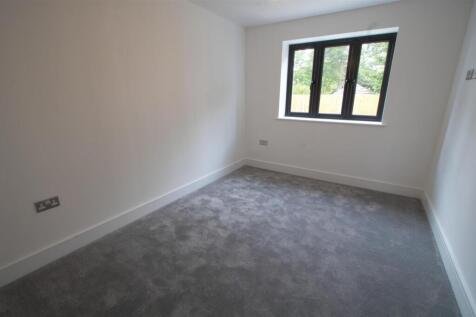BEDROOM.jpg