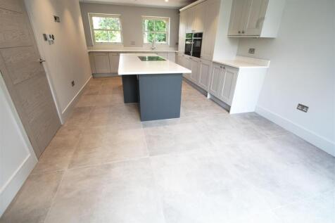 KITCHEN2.jpg