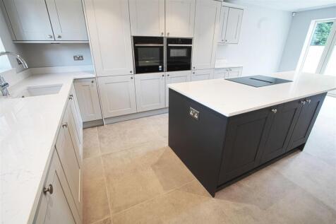 KITCHEN1.jpg