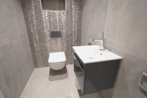 BASEMENTWC.jpg