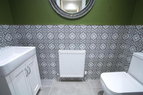 CLOAKROOM.jpg