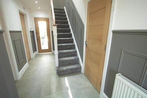 ENTRANCE HALL.jpg