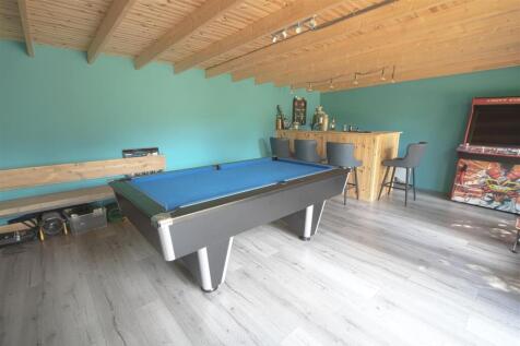 GARDEN ROOM 1.jpg