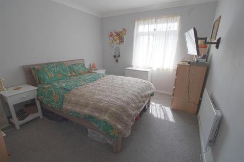 BEDROOM.jpg