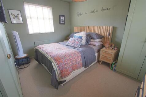 BEDROOM ONE.jpg