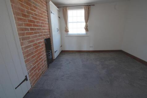 BEDROOM 1.jpg