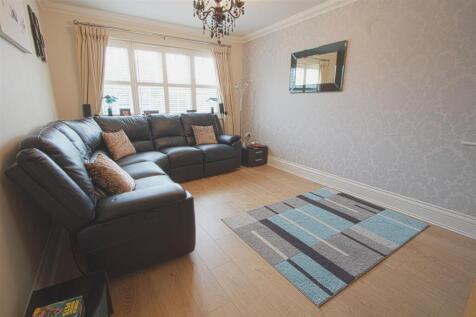 FAMILY ROOM.jpg