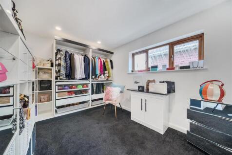 DRESSING AREA