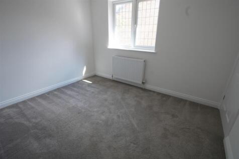BEDROOM 4.jpg