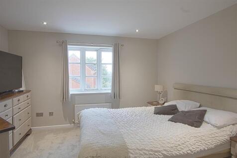 bed 1.jpg