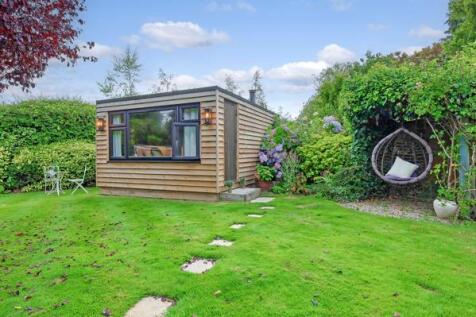 DETACHED CINEMA ROOM