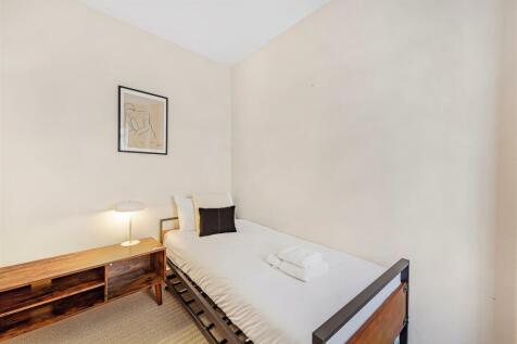 37 Tufton Street bed3.jpg