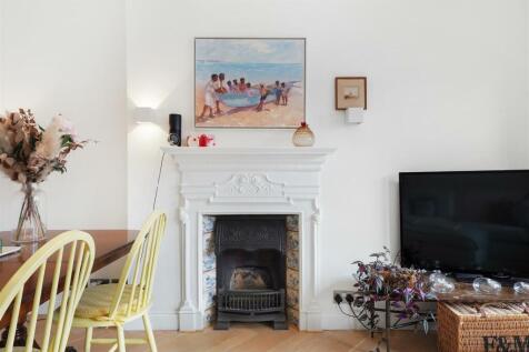 Feature Fireplace  - Cambridge Mansions