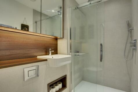 Linnet Court Principle En-Suite