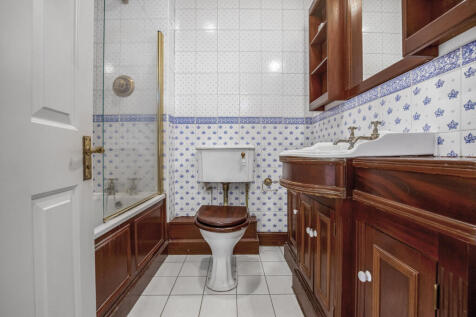 Bathroom En-Suite