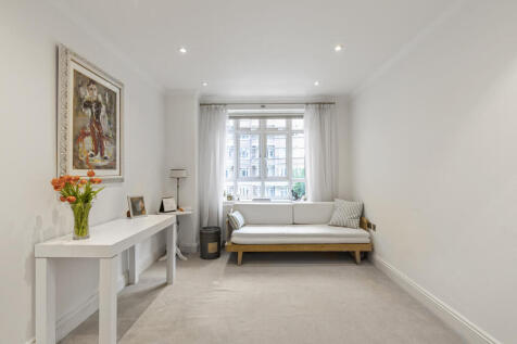 Bedroom/Reception 2