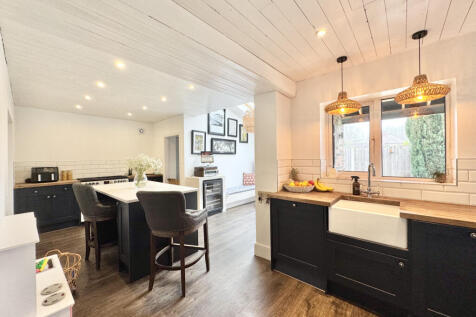 4 Bedroom Semi Detached for Sale