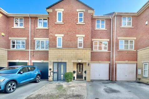 4 Bedroom Town House for Sale