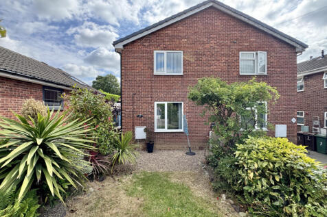 1 Bedroom House for Sale