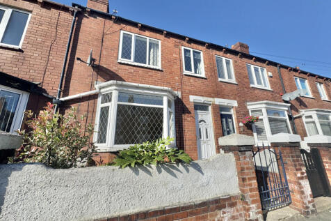 3 bed terraced house to rent Garden Street