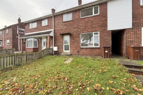 Terraced to rent Kendal Drive, Castleford WF10
