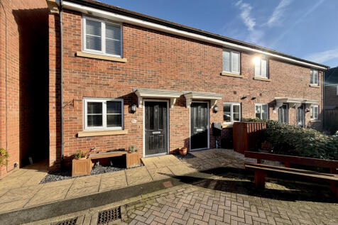 2 Bed End Townhouse for Sale