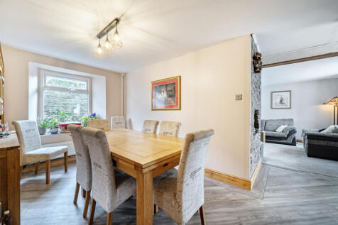 1363707-8-68e4df0...