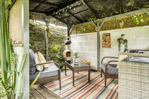 1362379-2-68de69b...