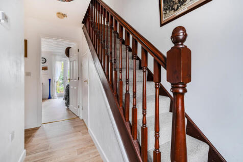 1372059-7-68f8f86...