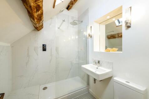 Ensuite to Bed 5