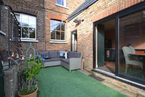 3 Chapel - courty...