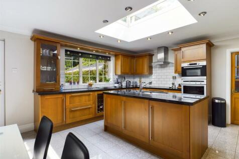 Kitchen Diner.