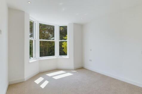 Rear Bedroom.
