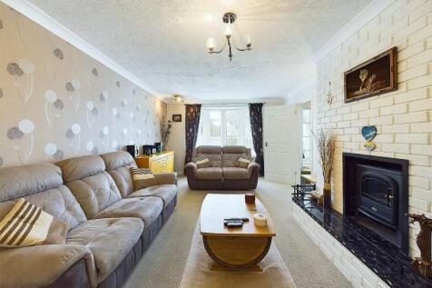 Lounge to Front.