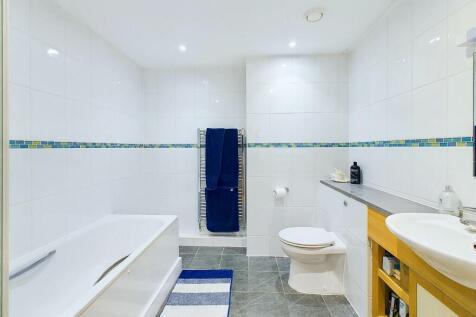 Main Bathroom.