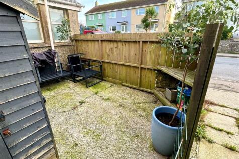 Front courtyard garden