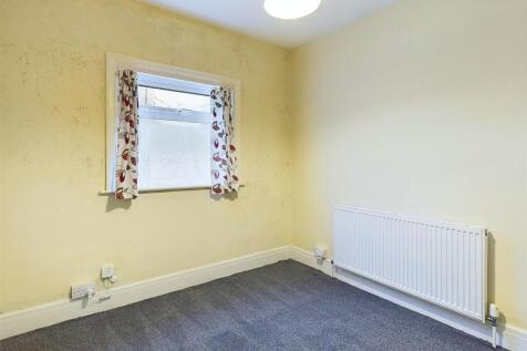 Rear Bedroom.