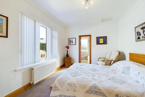 Back Bedroom.