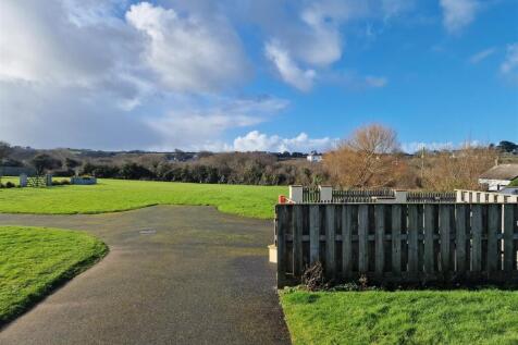 Driveway to house.jpg