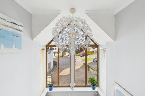 Hallway feature window