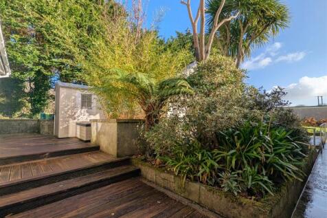 Decking to the rear