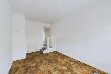 Lounge to Kitchen