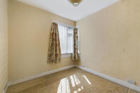 Front Bedroom.jpg