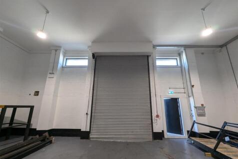 Large roller door